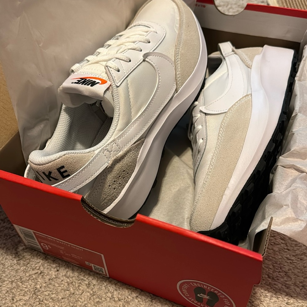 New in Box- Never worn women’s Nike Waffle Debut shoes in size 9.5